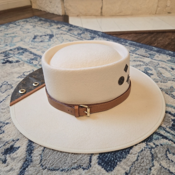 Luxury Cream and Brown Designer Hat - Picture 2 of 5